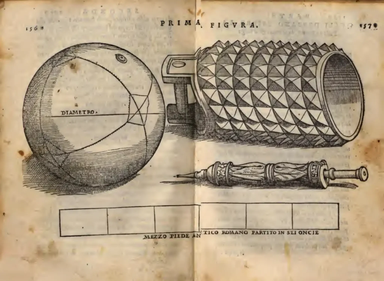 An engraving on yellowed paper, where the prints on the other side show through. Left is a ball, made of eight triangular pieces, with a reinforcement where they meet. On a line across the ball is the word: Diameter. Right, above, is a detailed view of the wooden arm-guard, with the handle clearly visible, and the seven rows of spikes. Below this, a pump, which resembles a fusion of a bicycle pump and a closed umbrella. At the bottom, an elongated horizontal rectangle divided in six parts, with a text below, saying half a Roman foot, divided into six ounces.